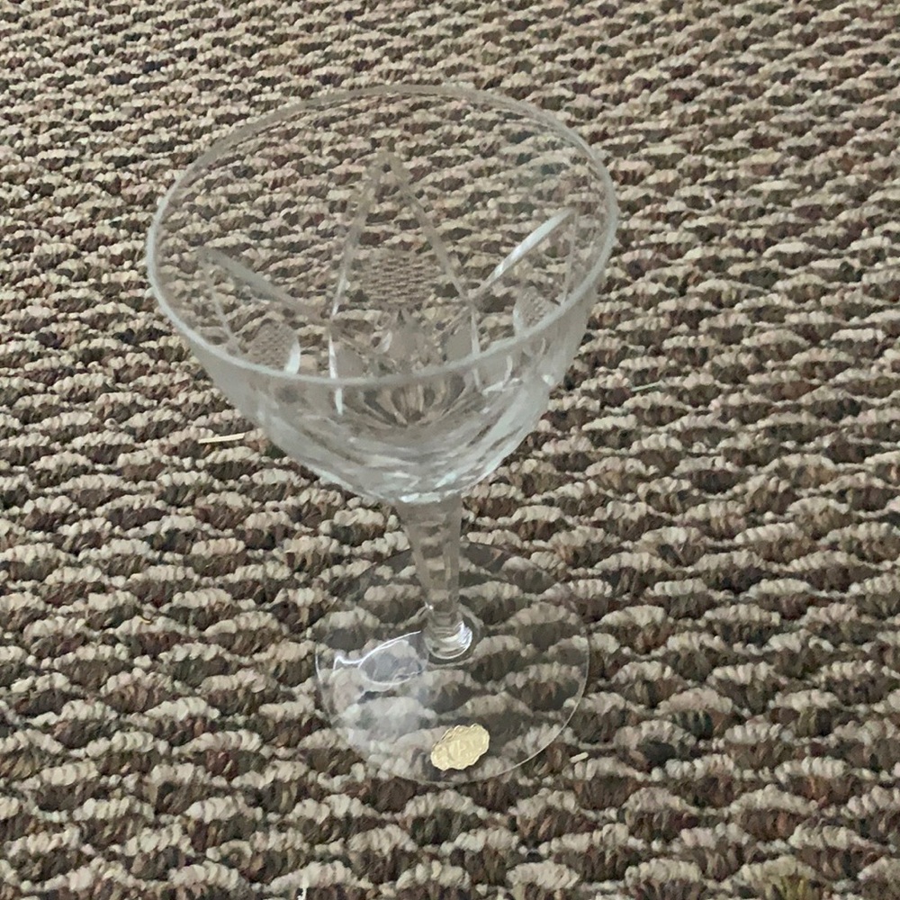 Set of 8 crystal wine glasses